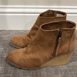 Toms Brown Suede Wedge Booties Size 8